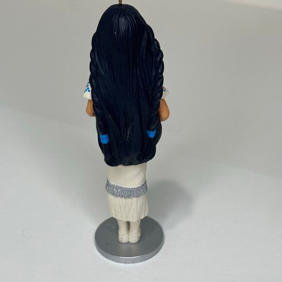 Vintage 1996 Dolls of the World Native American Barbie Ornament - Picture 5 of 6